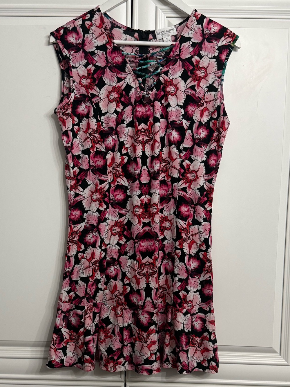 Bisou Bisou Size Small Pink & Black Floral Lace-Up V-Neck Sleeveless Mini Dress